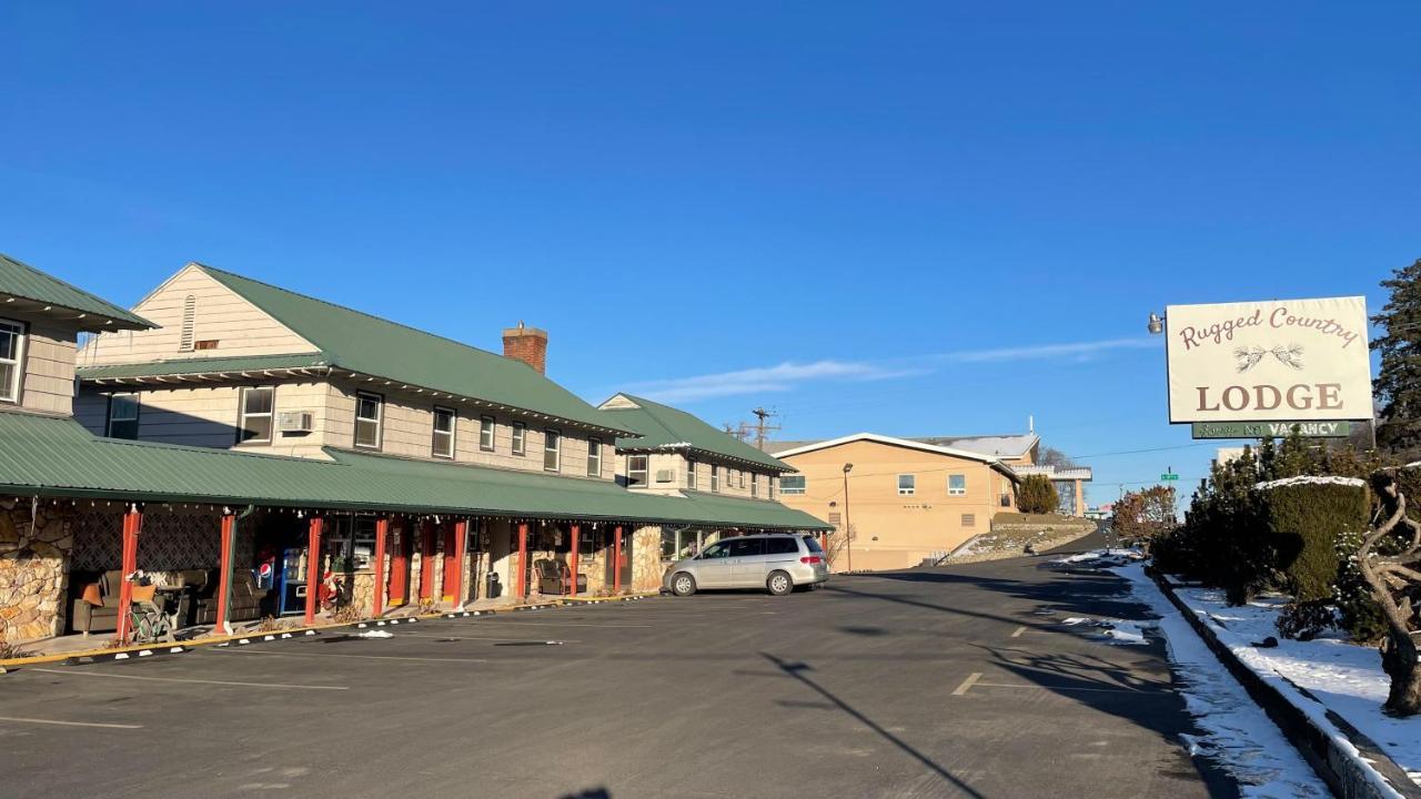 Rugged Country Lodge Pendleton Exterior photo